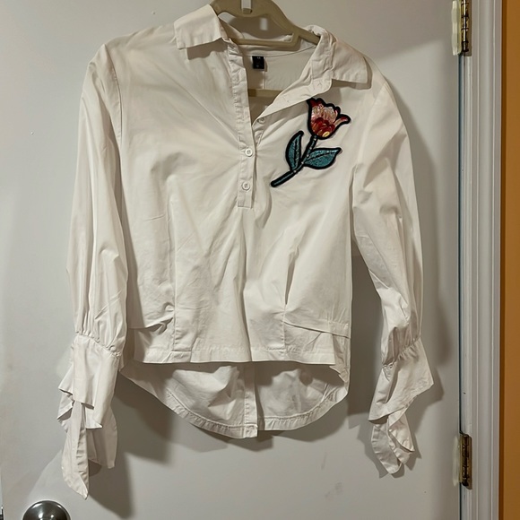 White Short Sleeve Button Down Blouse Size M by Nancy - Picture 1 of 4